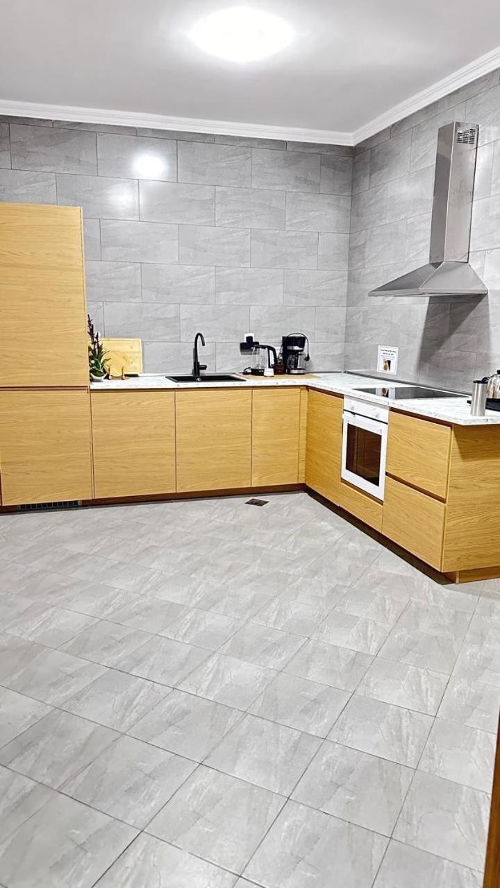 عصري ومريح بطابع ريفي Apartment *